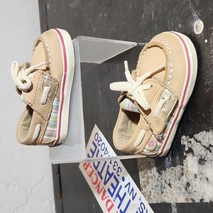 SPERRY Top Sider Crib Shoes  2M